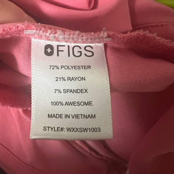 FIGS Rafaela Oversized Scrub Top - Bubblegum Pink - Picture 7 of 8